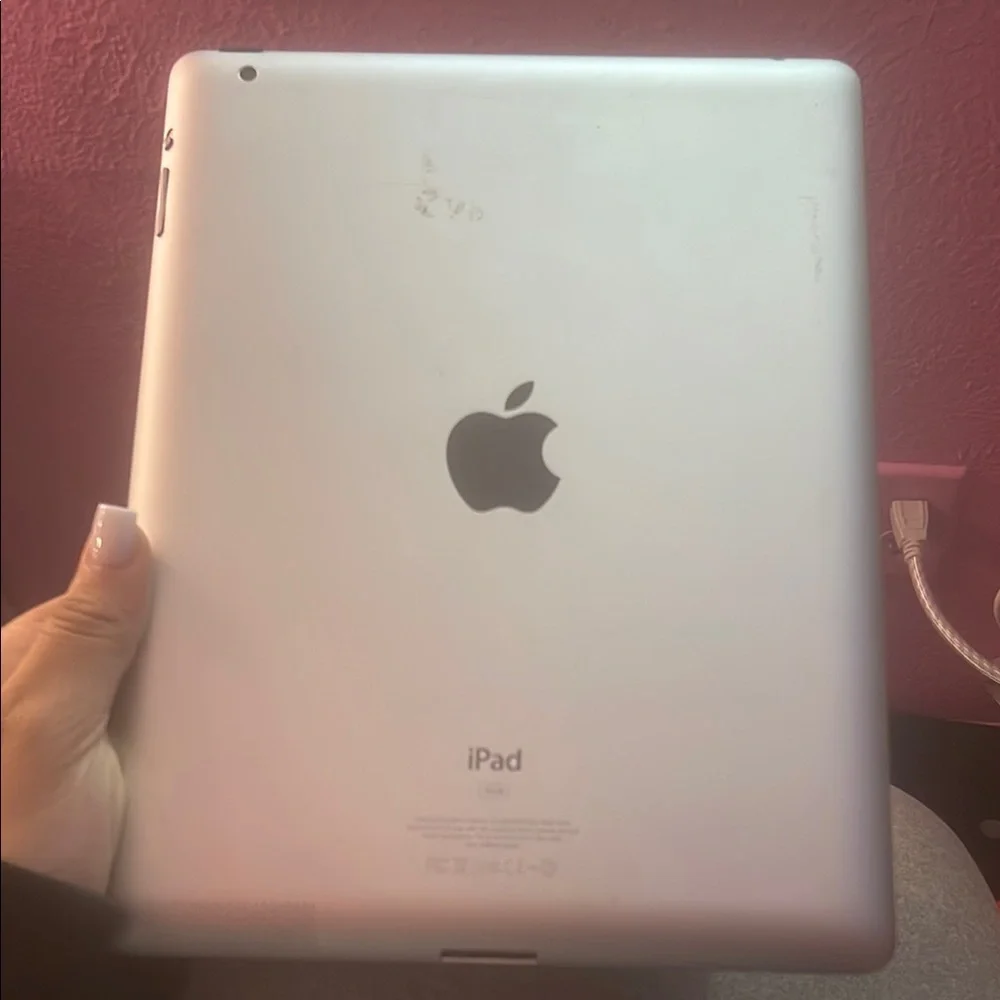 Apple Silver iPad Sleek Design Tablet